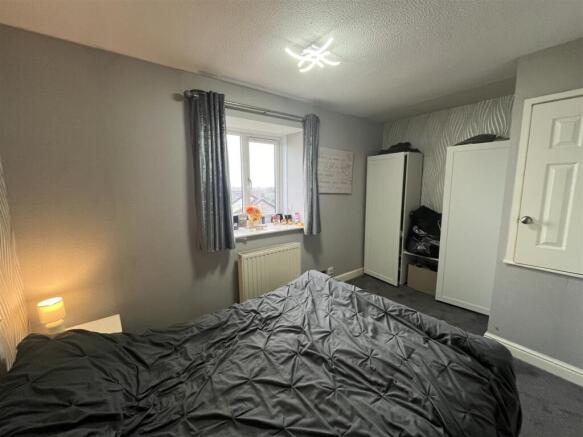 3 bed Semi-Detached for sale Image 10