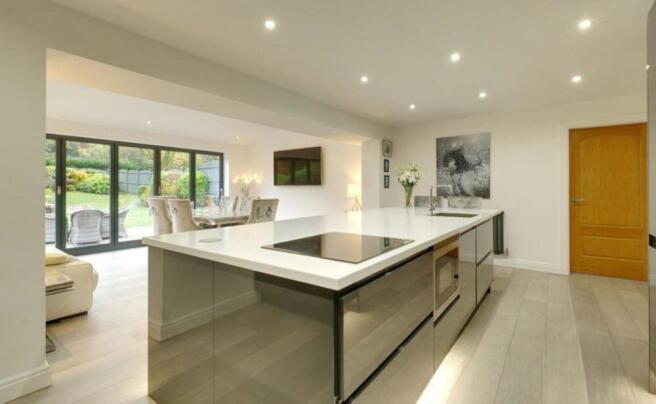 19 Franklin Drive, Stallington, Stoke-on-Trent, Staffordshire, ST11 9TN photo 4