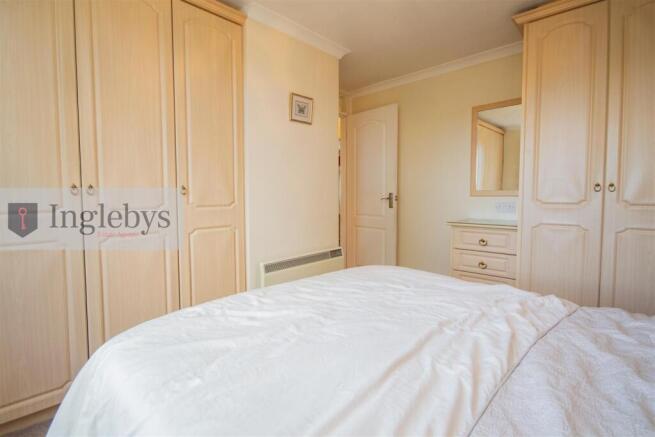 2 bed Apartment for sale Image 12