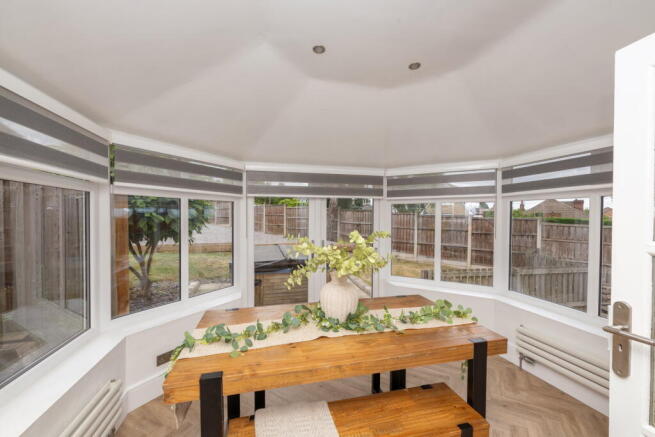 4 bed Detached for sale Image 9