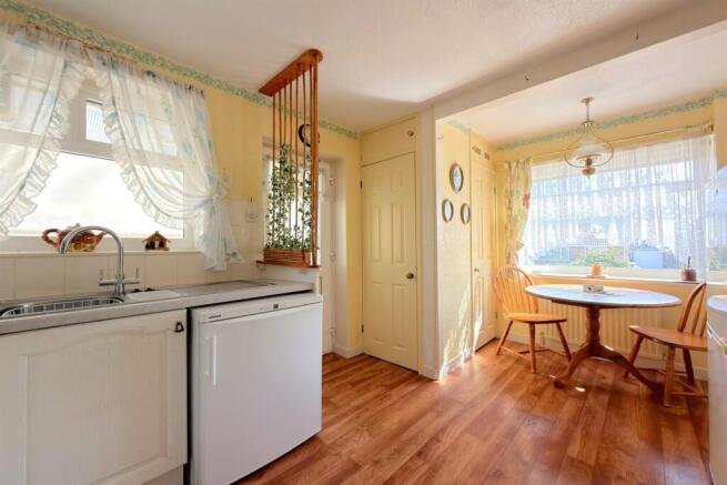 2 bed Bungalow for sale Image 8