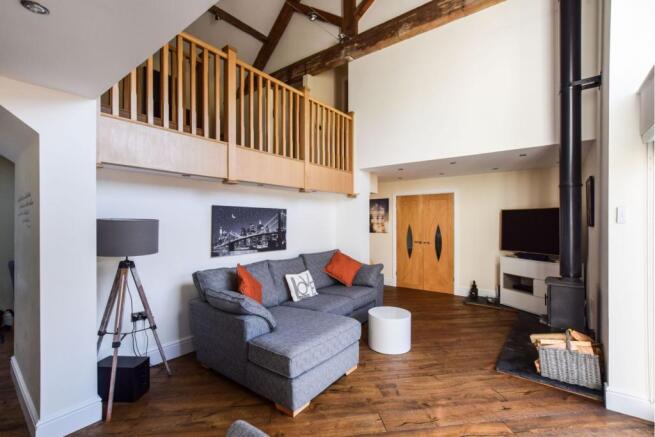 Lounge/Dining Room