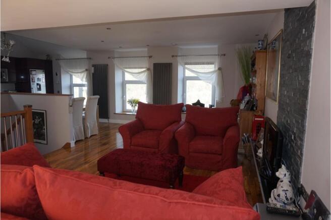 Lounge/Dining Room