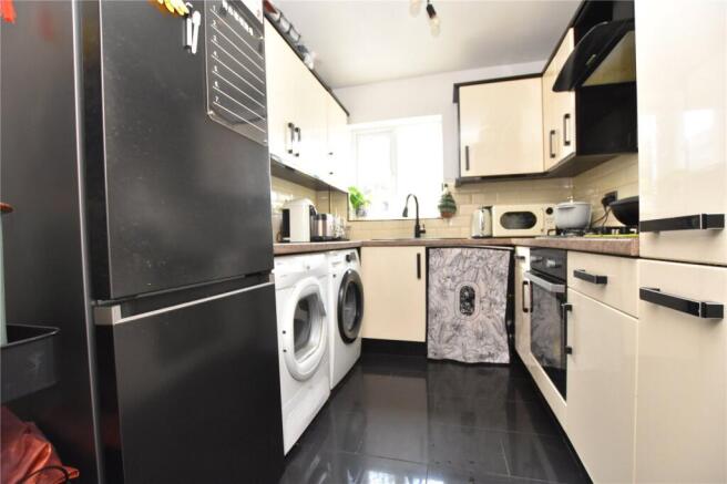 2 bed Semi-Detached for sale Image 11