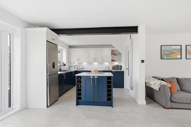 3 bed Semi-Detached for sale Image 4