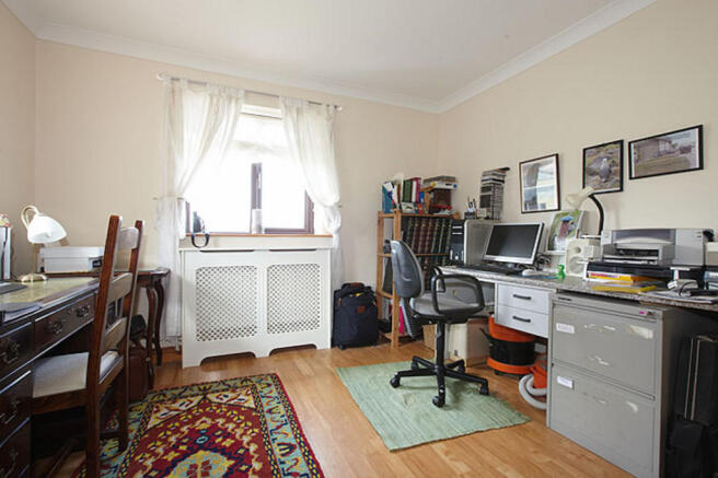 Bedroom / Office