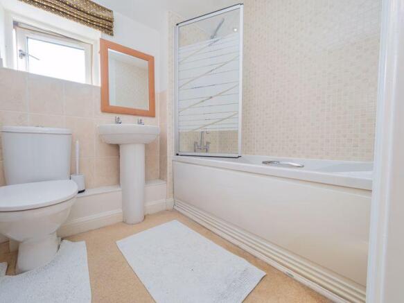 Family Bathroom 