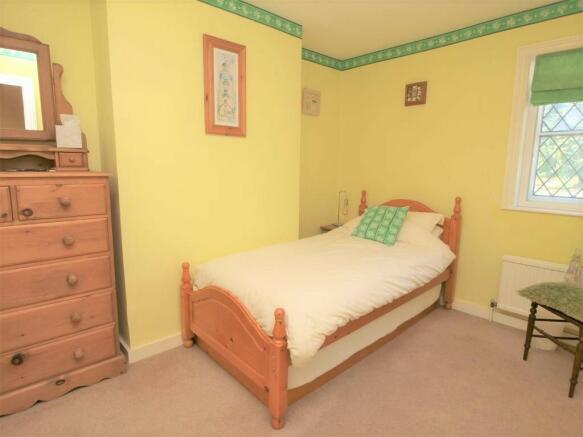 BEDROOM 2