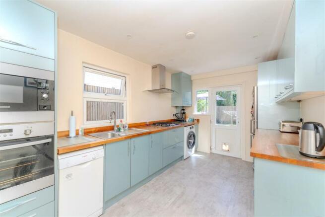 kitchen 1.jpg