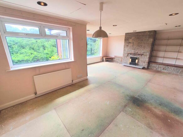 4 bed Detached Bungalow for sale Image 6