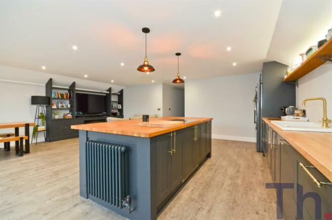 Kitchen Island.JPG