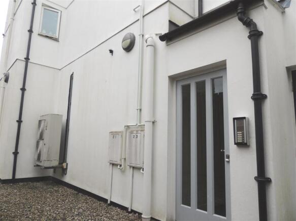 Exterior 3