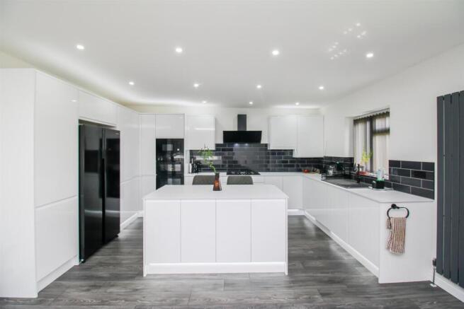 KITCHEN DINING ROOM
