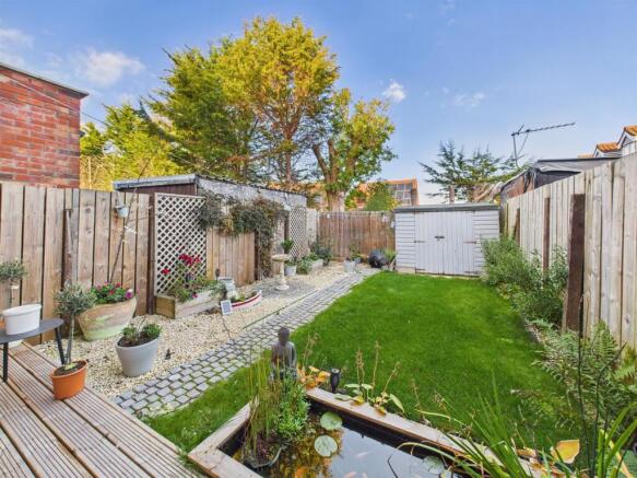 3 bed Terraced for sale Image 9