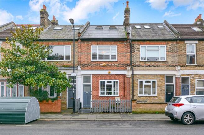 Coppermill Lane, Walthamstow, London, E17 photo 4