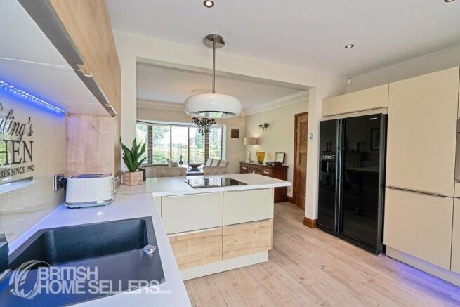 3 bed Bungalow for sale Image 5