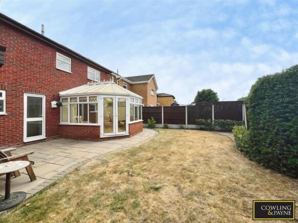 Rear Exterior & Garden