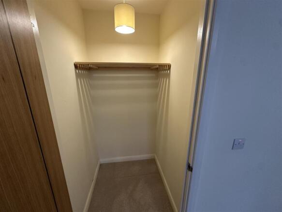 1 bed Apartment to rent Image 9