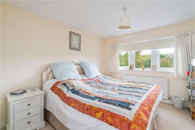 4 bed Detached for sale Image 8