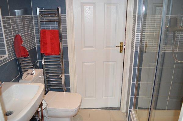 Jack & Jill en-suite