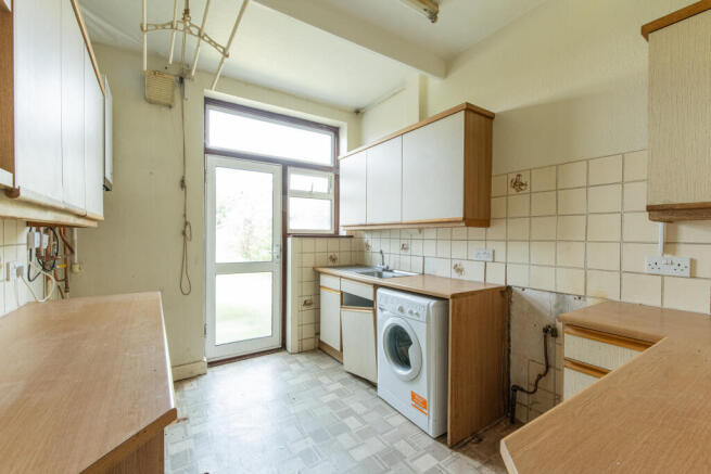 Groveland Avenue, London photo 3