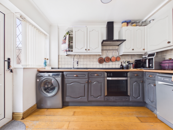 3 bed Semi-Detached for sale Image 7