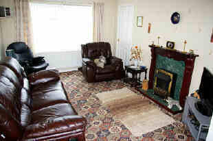 LOUNGE / DINING ROOM
