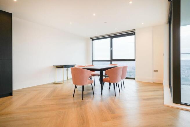 2 bed Apartment to rent Image 8