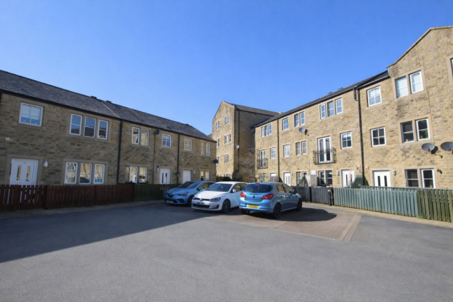 3 bed Apartment for sale Image 5