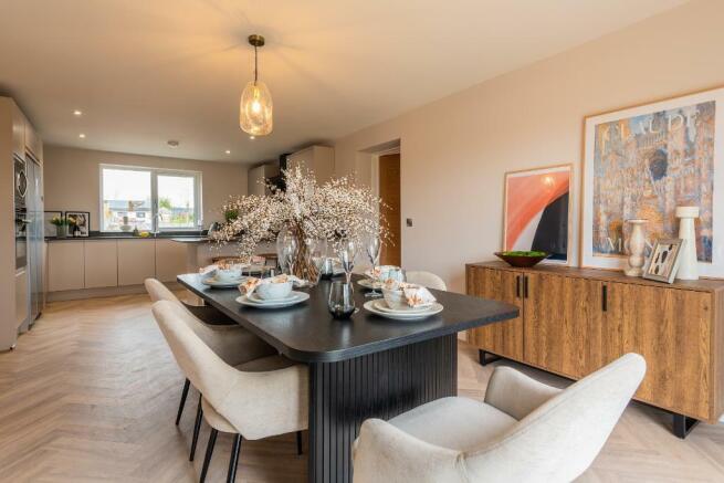 Open-plan kitchen/dining area