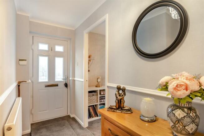 8583379-interior12.jpg