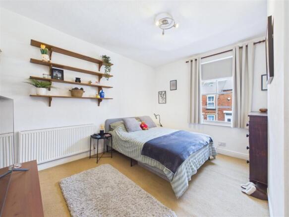 3 bed Terraced for sale Image 8