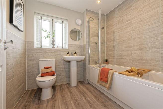 4 bed House for sale Image 8