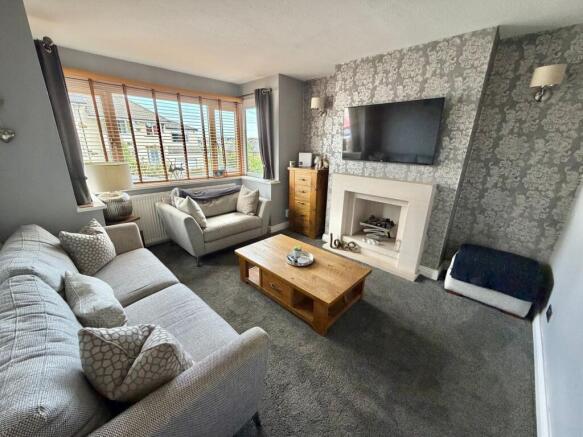 3 bed Semi-Detached for sale Image 8