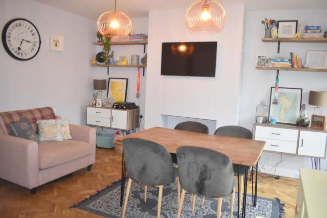 Kitchen/ Dining Room