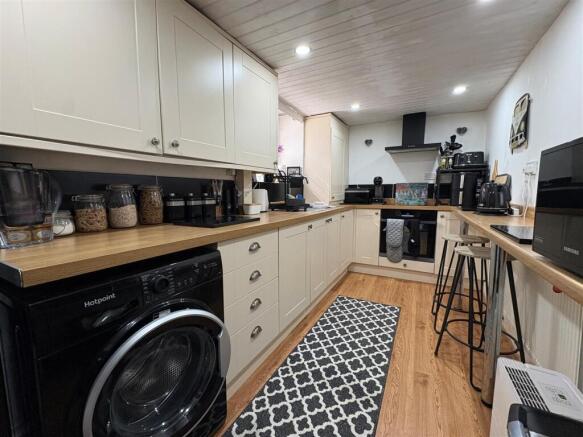 2 bed Terraced for sale Image 2