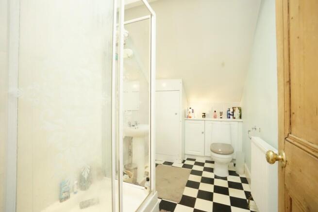 1 bed House Share to rent Image 8