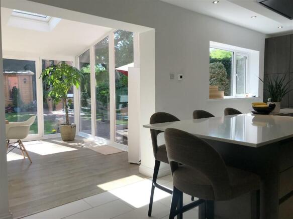 Kitch - Sun Room 1.JPG