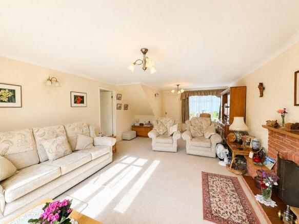 Dove Close, Burntwood, Church Farm, WS7 9JL photo 4