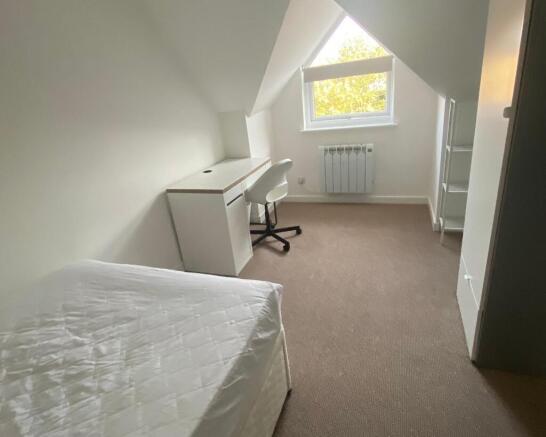 'Main' Bedroom 2