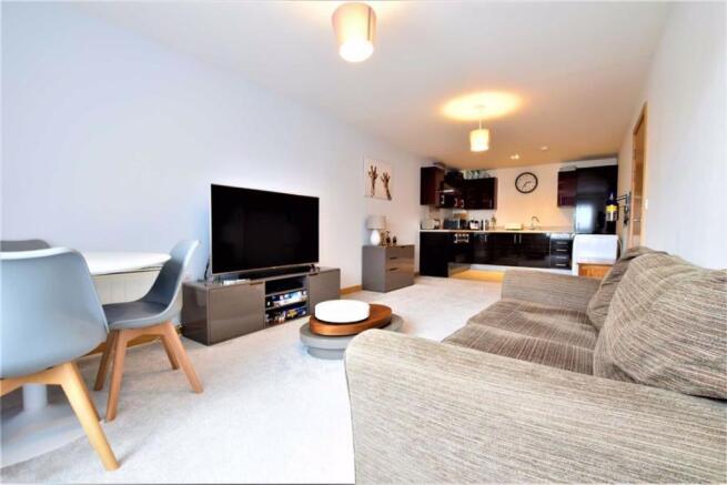 Lounge/Kitchen