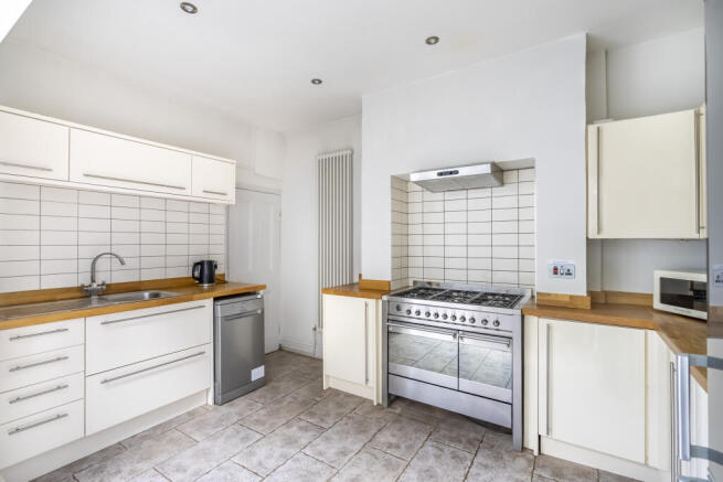 2 bed Terraced to rent Image 4