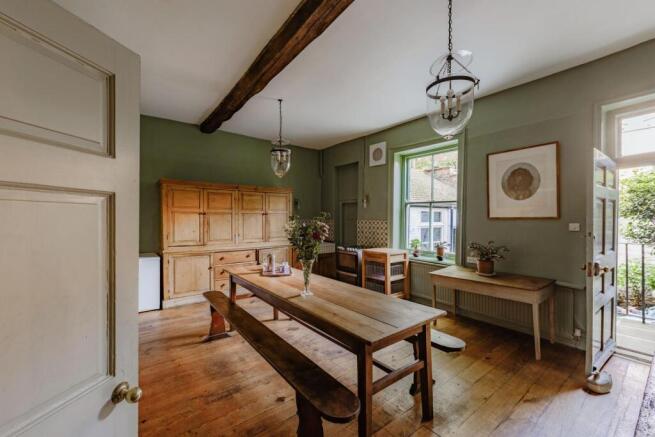 4 bed Terraced for sale Image 9