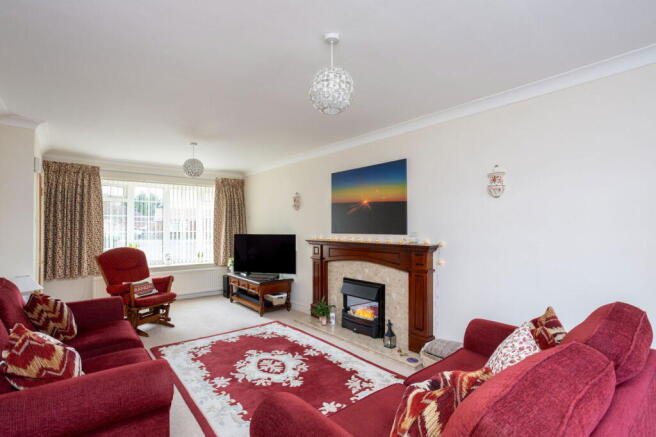 4 bed Detached for sale Image 4