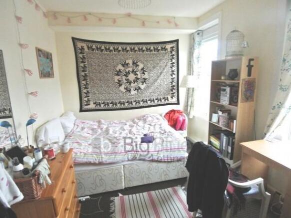 4 bed Terraced to rent Image 6
