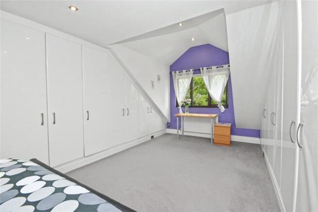 5 bed Detached for sale Image 6
