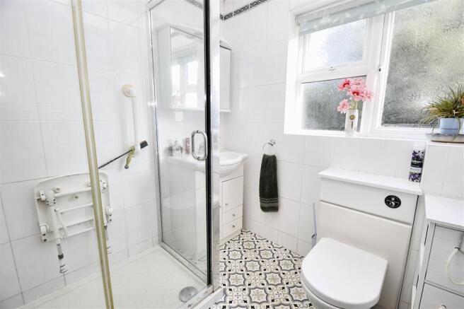 SHOWER ROOM/WC