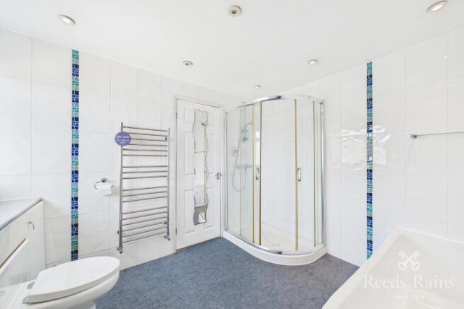 3 bed Semi-Detached to rent Image 8