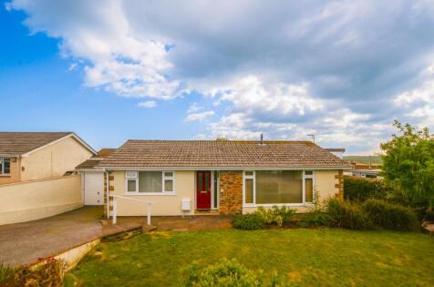 2 Whitestone Road, Bodmin, PL31 1PE