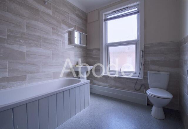 3 bed House to rent Image 7